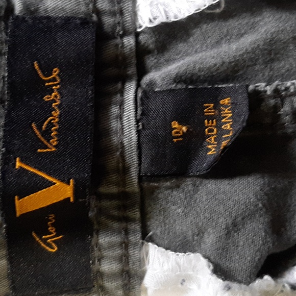 Gloria Vanderbilt jeans. - Picture 3 of 3